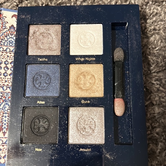 Tory Burch eyeshadow Palette Set - Picture 2 of 3